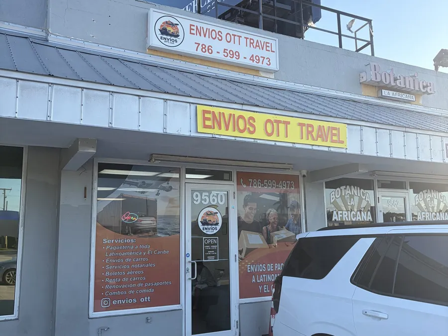The storefront of Envíos OTT Travel at 9560 SW 40th St (Bird Road), Miami